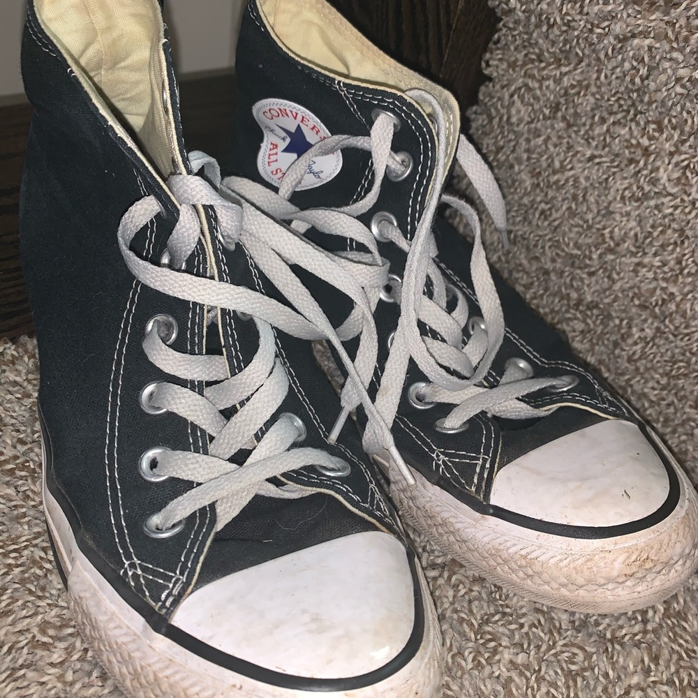 Black high top converse size 8 womens🤩🤩